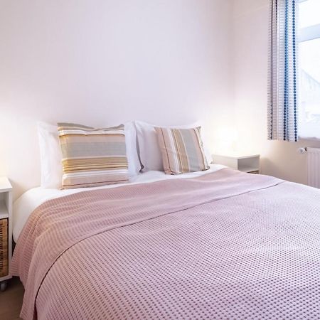 Flat With Balcony Near Bull Statue In Kadikoy Apartman Isztambul Kültér fotó