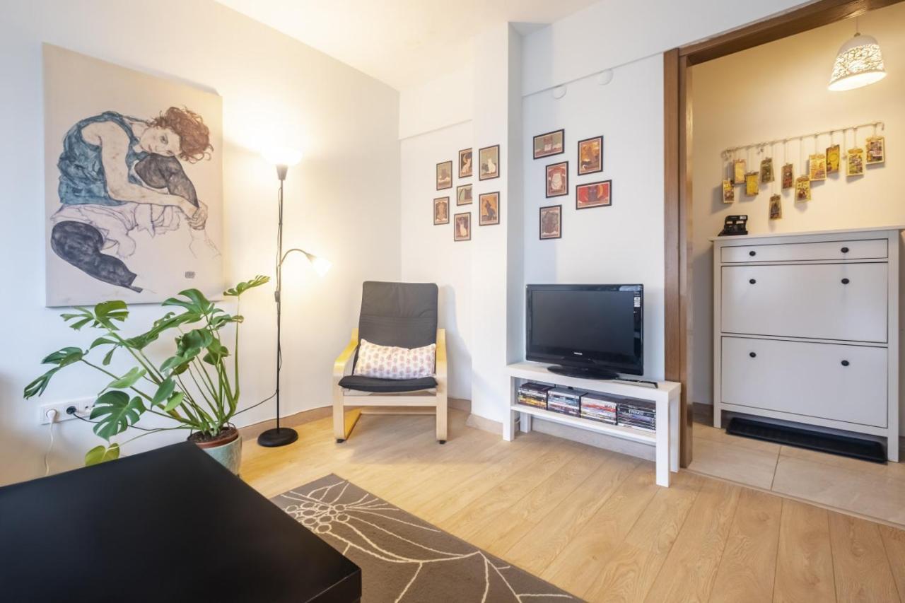 Flat With Balcony Near Bull Statue In Kadikoy Apartman Isztambul Kültér fotó
