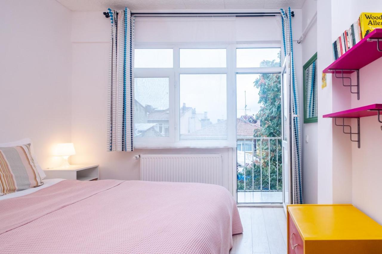 Flat With Balcony Near Bull Statue In Kadikoy Apartman Isztambul Kültér fotó